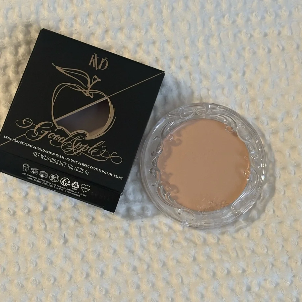 KVD Beauty Good Apple Skin-Perfecting Foundation Balm - Light 006 - NWT